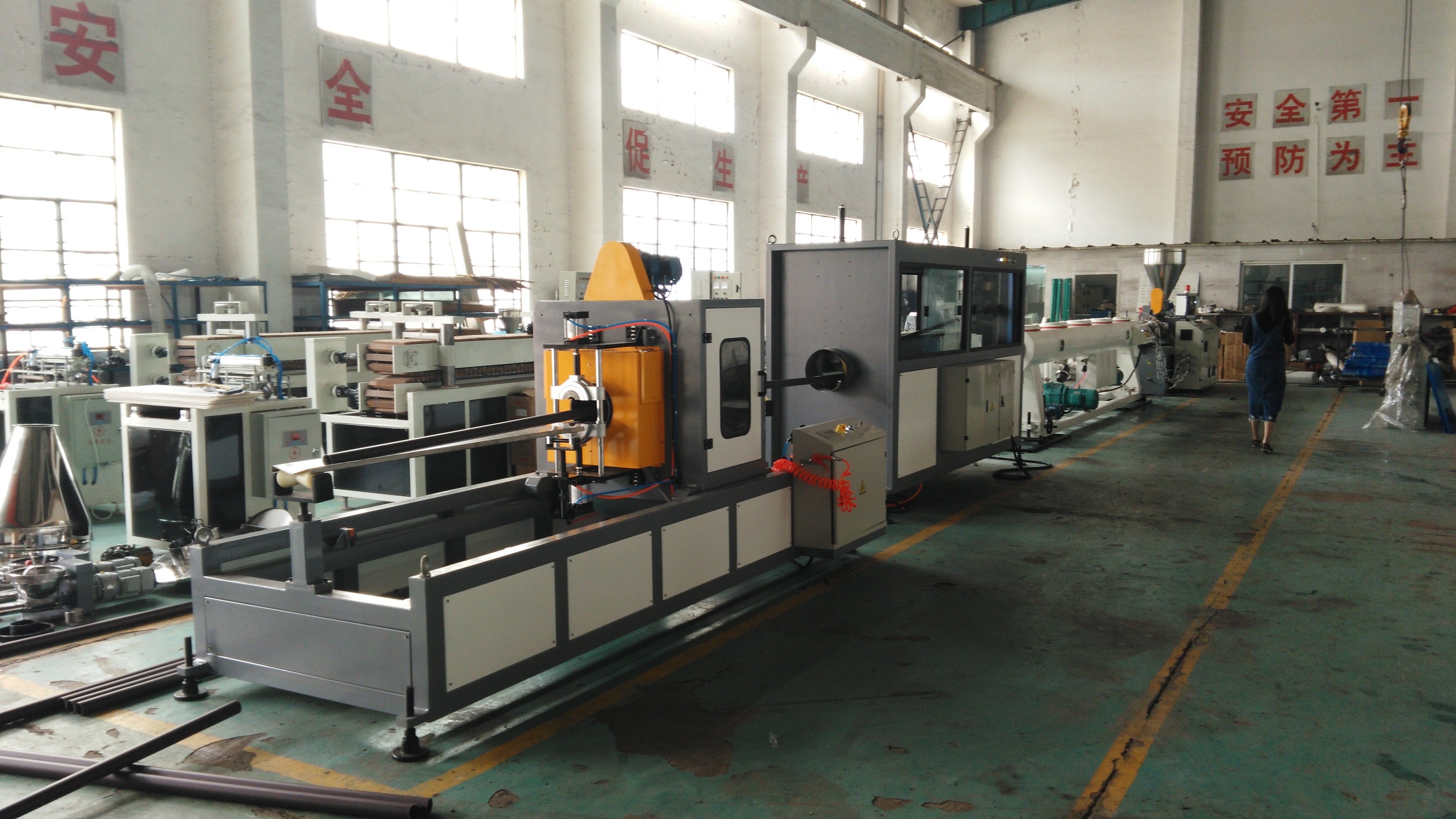 أحدث حالة شركة حول خط طحن أنابيب PVC DN110  DN250