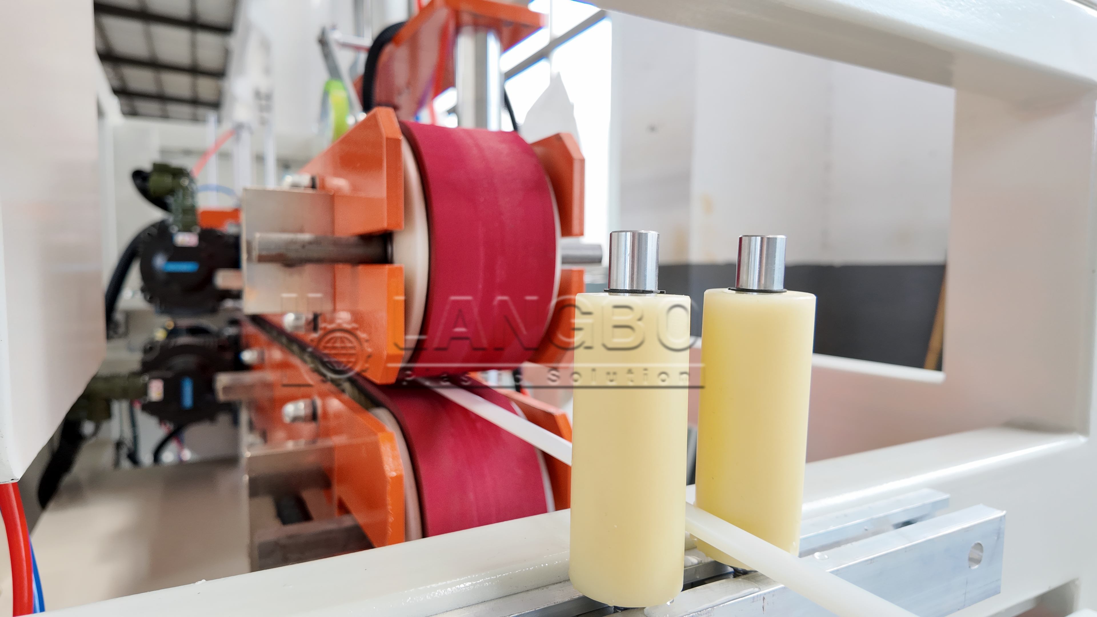 أحدث حالة شركة حول Stable PC Light Tube Manufacturing Achieved with Extrusion Line in Israel LED Industry