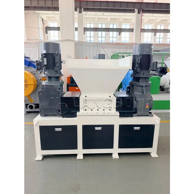 أحدث حالة شركة حول Double Shaft Shredder Machine for Bulky Plastic Waste Processing in Spain Recycling System