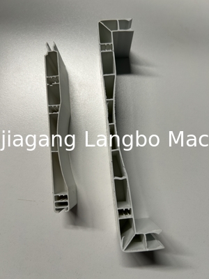 جودة  51/105 22kw Curtain PVC Profile Extrusion Line Conical Twin Screw مصنع