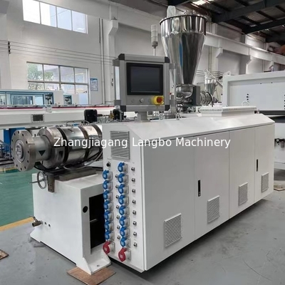 150-250KG / H قدرة عالية الجودة 16-160mm آلة بثق الأنابيب البلاستيكية