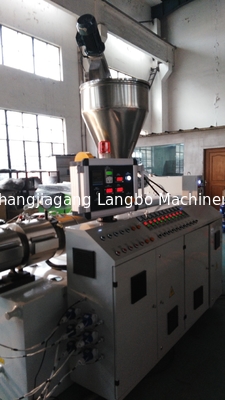 160KW بولي كلوريد الفينيل خط إنتاج أنابيب الصرف الصحي 20-63 مم
