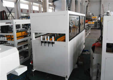 خط بثق الأنبوب PVC المزدوج الآلي سعة المنتج 150 كجم / ساعة / 250 كجم / ساعة