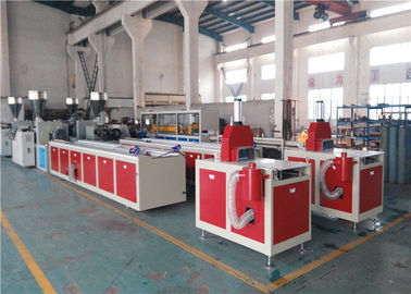 آلة صنع قناة الكابلات البلاستيكية مع التحكم في شاشة اللمس PLC