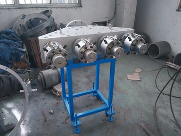 أربعة خط الأنابيب البلاستيكية النتوء الخط الكهربائية القناة 55 / 37KW قوة المحرك