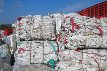 إسو الحيوانات الأليفة رقائق يجعل آلة خطوط، 1500KG / H الحيوانات الأليفة زجاجة آلة إعادة تدوير
