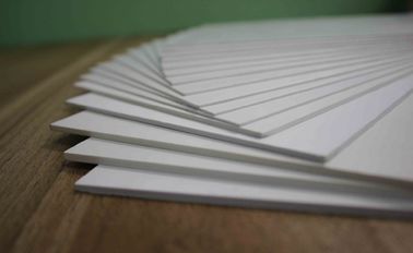 خط إنتاج ألواح الرغوة البلاستيكية الخالية من PVC / خط بثق ألواح الرغوة البلاستيكية للديكور
