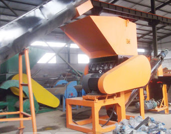 ب / بي البلاستيك إعادة تدوير الخط التلقائي بالكامل 3000KG / H قدرة المنتج