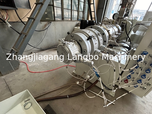 خط طحن أوتوماتيكي للأنابيب PLC CPVC مع قطر 20-110mm