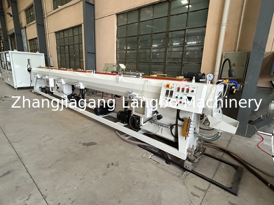 سعة إنتاج عالية 20-630MM آلة تصنيع أنابيب PVC
