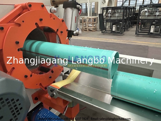 خط صناعة أنابيب PVC عالي السرعة مع نطاق قطر الأنابيب 50-250mm