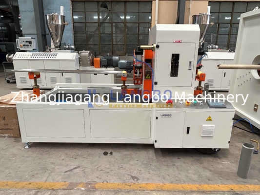 800 كجم / ساعة خط صناعة أنابيب PVC عالية السرعة مع 80/173 خرطوشة عالية السرعة لقطر الأنابيب 75-250mm