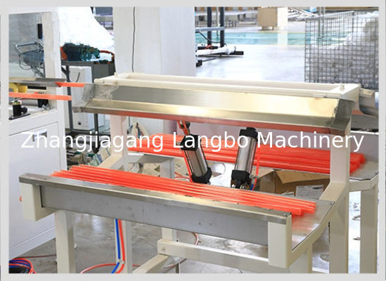 خط إنتاج أنابيب المياه البلاستيكية من بي.في.سي آلة تصنيع أنابيب بي.في.سي مع طحن عالي الأداء بأسعار جذابة