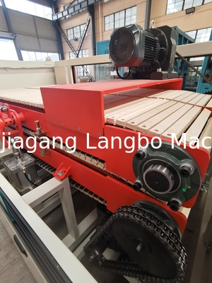 محرك تصنيع محرك تصنيع محطات PVC 1200mm محطات PVC السقف خط إنتاج مع آلة التعامل التلقائي