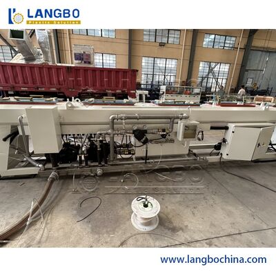 آلة الأنابيب البلاستيكية المزدوجة اللولب الأوتوماتيكية ، خط إنتاج خراطيم PVC