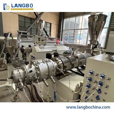 تحكم PLC خط إنتاج أنابيب PVC عالية الإنتاجية والإنتاجية