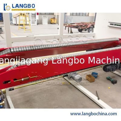 آلة بثق أنابيب الصرف الصحي البلاستيكية المصنوعة من مادة PVC، آلة صنع الأنابيب المموجة بالبثق