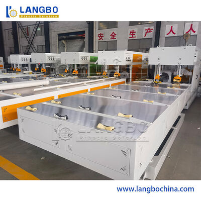 آلة تصنيع الأنابيب البلاستيكية الأوتوماتيكية بقدرة 800 كجم / ساعة