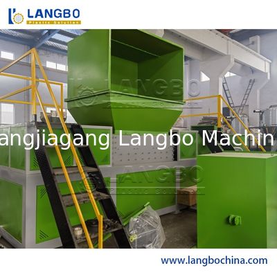 آلة تمزيق البلاستيك الأفقي الأوتوماتيكية بالكامل، محطم، محرك جديد، سحق أنابيب PVC، أنابيب PE المموجة، آلة إعادة تدوير التقطيع