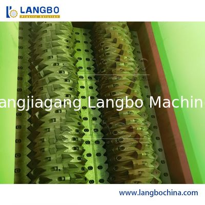 آلة تمزيق البلاستيك الأفقي الأوتوماتيكية بالكامل، محطم، محرك جديد، سحق أنابيب PVC، أنابيب PE المموجة، آلة إعادة تدوير التقطيع