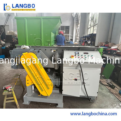 عجلة واحدة HDPE كتل أنابيب البلاستيك النفايات الإلكترونية الخشب المواد المعدنية الفيلم البلاستيكي كيس الزجاجة برميل كتلة كيس منسوج طن كيس رافيا كيس محطم آلة