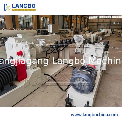 خط إنتاج بثق أنابيب إمداد المياه والغاز والزيت من البولي إيثيلين عالي الكثافة والبولي بروبلين عشوائي، آلة صنع الطارد اللولبي المفرد