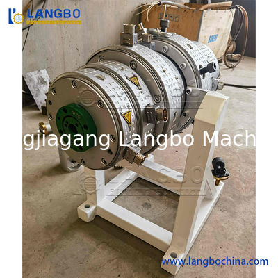 خط إنتاج بثق أنابيب إمداد المياه والغاز والزيت من البولي إيثيلين عالي الكثافة والبولي بروبلين عشوائي، آلة صنع الطارد اللولبي المفرد