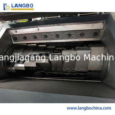 آلة سحق البلاستيك للصقوق بالحقن