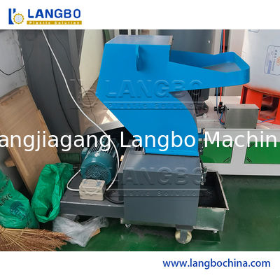 آلة تمزيق/سحق زجاجات الحيوانات الأليفة للنفايات الصناعية، آلة تكسير الزجاجات البلاستيكية، خط إنتاج