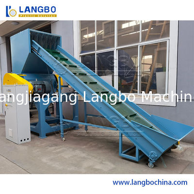 آلات إعادة تدوير كسارة البلاستيك للحيوانات الأليفة للزجاجات