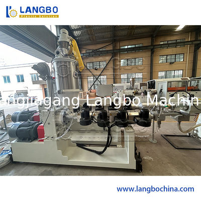 خط طحن أنابيب PPR مع 180kg / h الناتج 3 طبقة Co-Extrusion و SIEMENS PLC Control