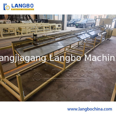 WPC آلة لوحة PVC طلاء سقف لوحة حائط لوحة PVC سقف لوحة حجرة تزيين لوحة بروفيل طحن صناعة طحن