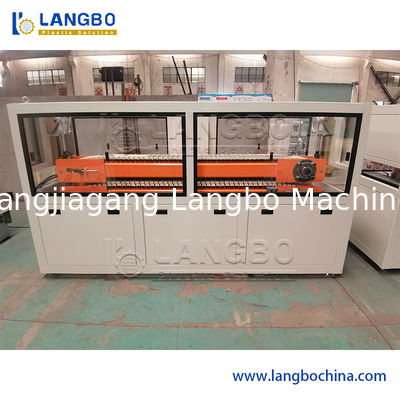 WPC آلة لوحة PVC طلاء سقف لوحة حائط لوحة PVC سقف لوحة حجرة تزيين لوحة بروفيل طحن صناعة طحن