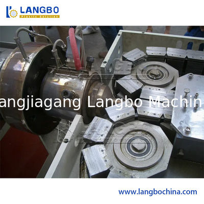 آلة بثق أنابيب HDPE المموجة 16-63 مم