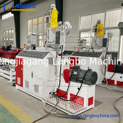 آلة بثق الأنابيب المموجة من ألياف PVC البلاستيكية اللينة