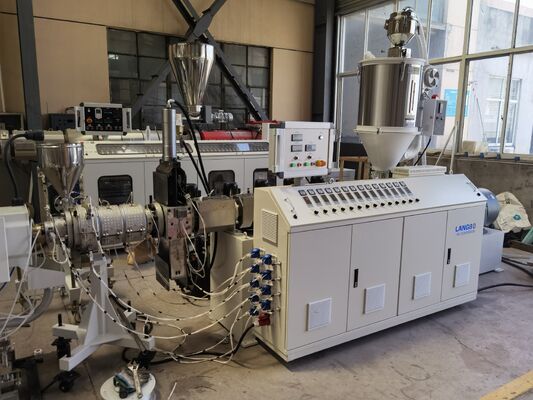 خط إنتاج بثق أنابيب البولي إيثيلين عالي الكثافة والبولي بروبيلين عالي الكثافة لتوريد المياه والغاز والنفط، آلة بثق ببرغي مفرد لصناعة الأنابيب