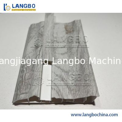 خط إنتاج بثق ملفات PVC مزدوج اللولب للألواح السفلية والأرضيات مع شهادة CE ISO والجهد الكهربائي المخصص