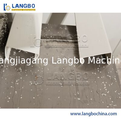 1180mm حجم الملف الشخصي كابلات بي في سي الصناعة الجذعية مع 8m طاولة المعايرة و 55/110 مخروط مزدوج المسمار محفز