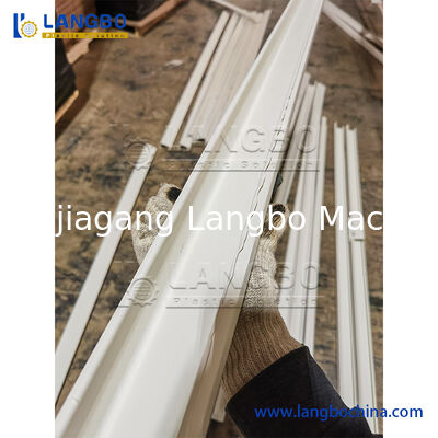 آلة بثق مجرى كابل PVC مع طارد لولبي مزدوج مخروطي 55/110 لملف تعريف بحجم 1180 مم وقوة محرك 22 كيلو واط