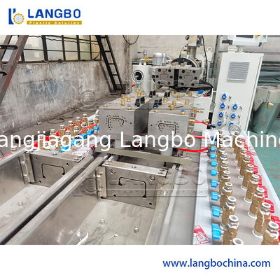 آلة بثق مجرى كابل PVC مع طارد لولبي مزدوج مخروطي 55/110 لملف تعريف بحجم 1180 مم وقوة محرك 22 كيلو واط