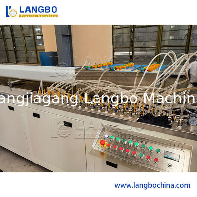 PP PE الخشب البلاستيك المركب WPC الطابق والجدار تغطية لوحة الطلاء محرك طحن الملف الشخصي/PVC النافذة والباب الملف الشخصي الباب لوحة الطلاء محرك طحن خط الإنتاج