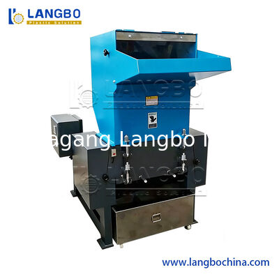 نفايات زجاجات البلاستيك الحيوانات الأليفة / طبل / علب / PP PE HDPE / LDPE / المطاط / كتلة / أنابيب PVC / PE فيلم / جمبو أكياس منسوجة كسارة كسارة محطة إعادة التدوير غسالة