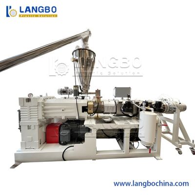 خط إنتاج الأنابيب البلاستيكية