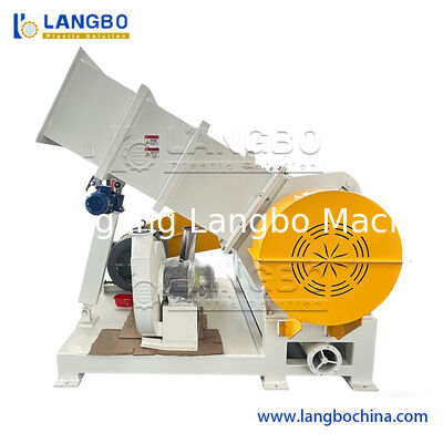 حاويات PVC الحيوانات الأليفة / الأنابيب / الصفائح كسارة نفايات الزجاجات البلاستيكية كسارة آلة