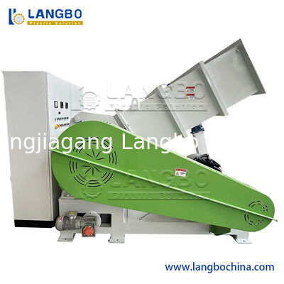 كسارة بلاستيك عمودية قوية للأنابيب PVC PP HDPE LDPE PE زجاجة الحيوانات الأليفة كسارة مع قدرة الإنتاج 100-2000kg / h