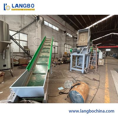 خط إعادة تدوير PET بسعة 300-5000 كجم/ساعة بحجم رقائق 14 مم وجهد 380 فولت لإعادة تدوير زجاجات PET