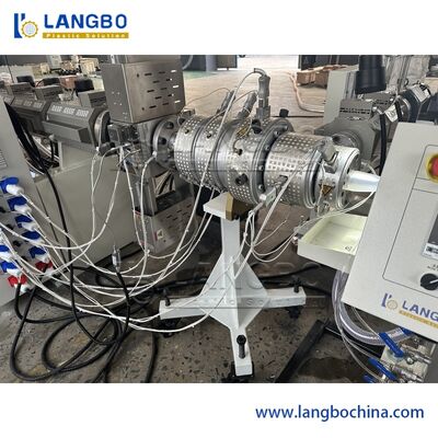 انخفاض مستوى الضجيج 20-63 مم طاعون المجترات الصغيرة خط بثق الأنبوب 3 طبقات طاعون المجترات الصغيرة أنابيب الألياف الزجاجية التصنيع