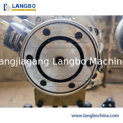 خط بثق أنابيب PVC مع آلة التوسيع لتصنيع الأنابيب