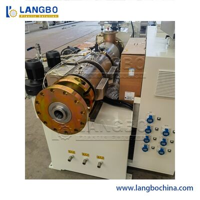 خط بثق الملف الشخصي PVC بشهادة CE مع الطارد المخروطي المزدوج اللولب بقوة المحرك 37KW