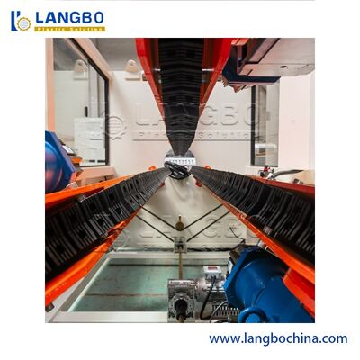 المواد البلاستيكية الشائعة HDPE PE PPR PVC أنابيب المياه إمدادات الصرف الصحي أنابيب أنابيب الطحن الإنتاج